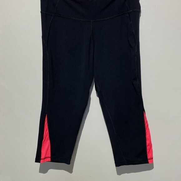 Old Navy Active Women's Black Red Fitted Colorblock Cropped Leggings Size Large - Picture 3 of 7
